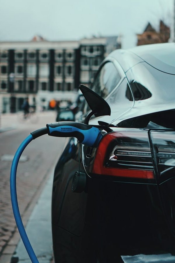 Quelle voiture électrique a la plus grande autonomie 2022 ?